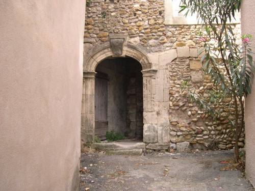 Porte fin XVIè début XVIIè siècle. à Tulette - 0