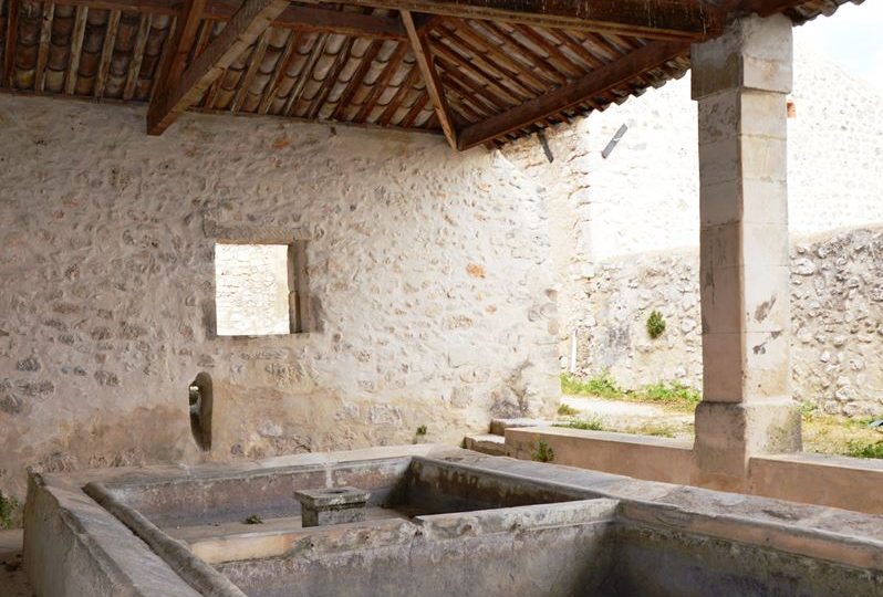 the washhouse à La Garde-Adhémar - 4