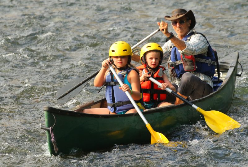 Familie afvaart per kano met Canoës Service à Vallon-Pont-d'Arc - 0