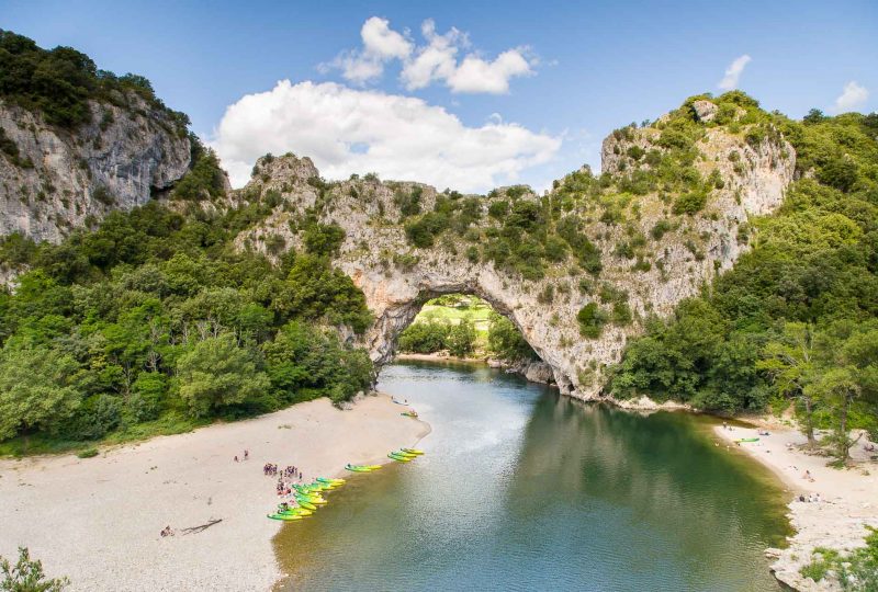 Canoë – Kayak de Vallon à St Martin d’Ardèche – 16 + 16 km / 2 jours avec Loulou Bateaux à Vallon-Pont-d'Arc - 1